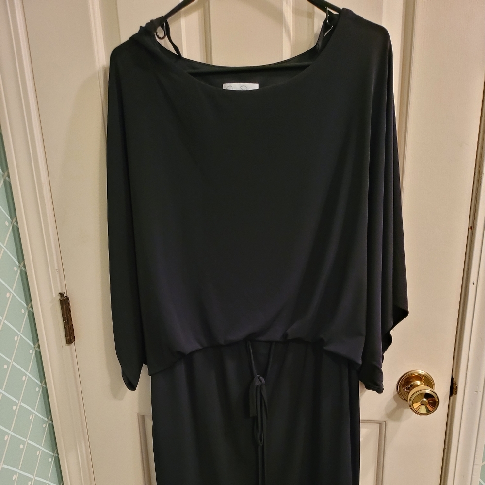 NWOT. Jessica Simpson Mini dress with versatile sleeves. Size large